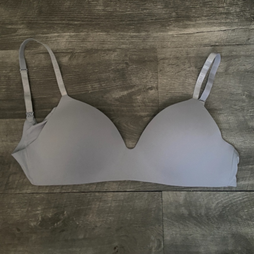 Victoria’s Secret Lightly Lined T-Shirt Bra NWOT